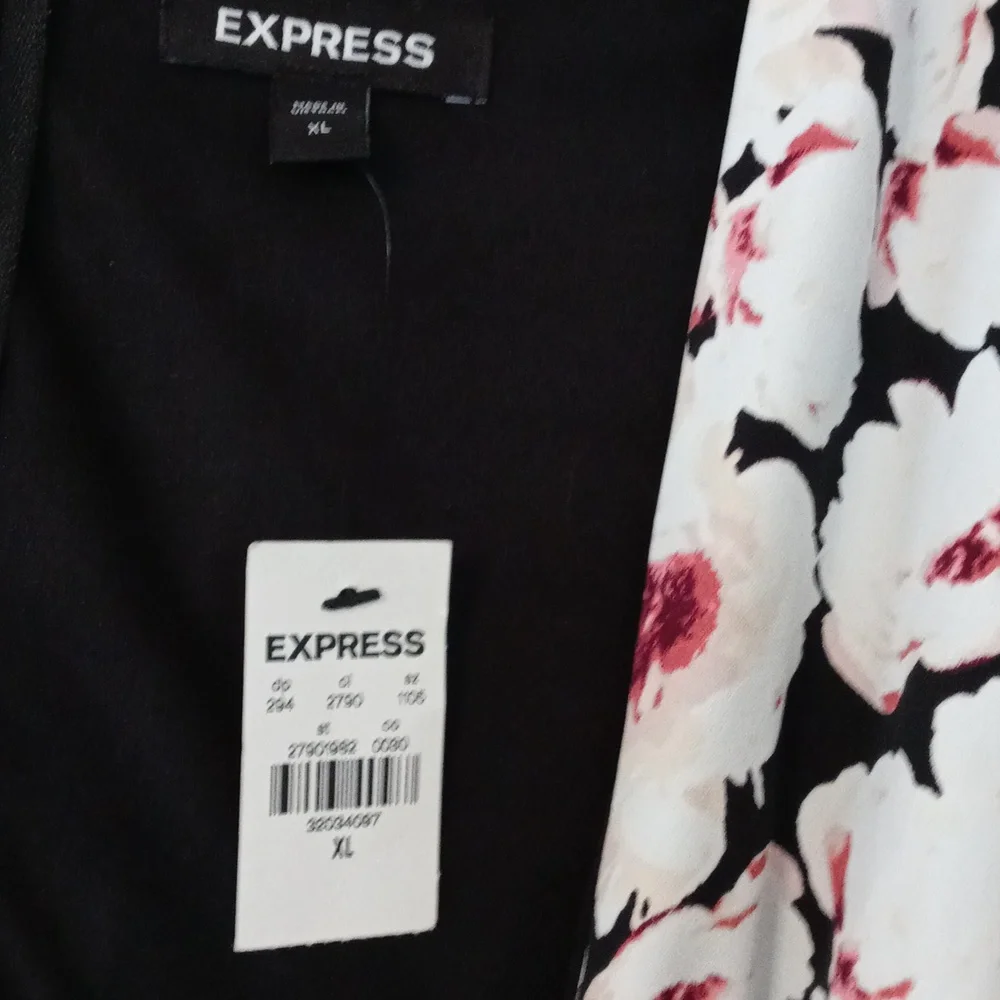 Express Floral Jumper/Romper - Picture 6 of 8